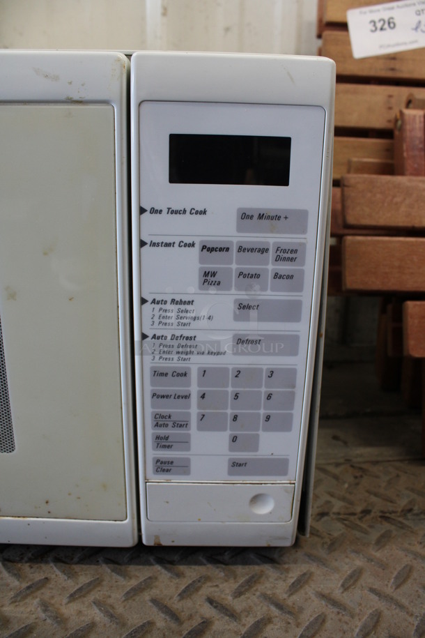 Samsung Countertop Microwave Oven w/ Plate. 21x14x13 - Image 2 of 4