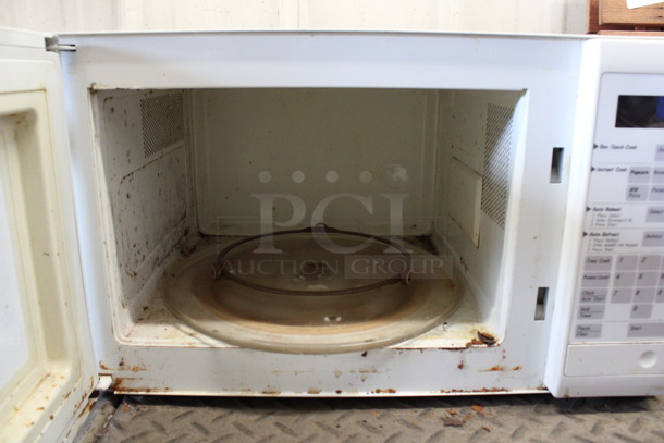 Samsung Countertop Microwave Oven w/ Plate. 21x14x13 - Image 3 of 4