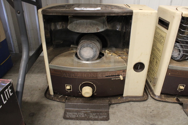 Turco Villager Metal Kerosene Heater. 22x17x18 - Image 1 of 4