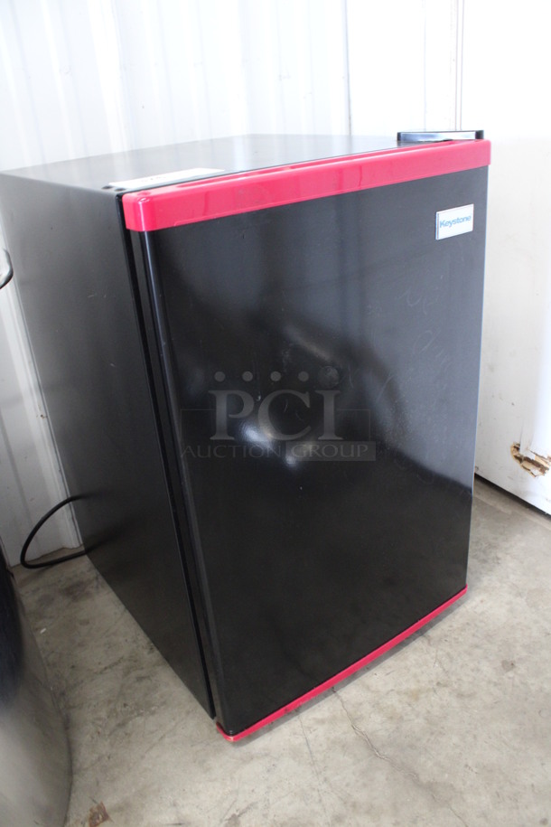 Keystone Model KSTRC26ABP Metal Mini Cooler. 115 Volts, 1 Phase. 17.5x20.5x27. Tested and Working! - Image 2 of 7