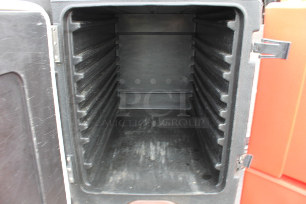 Carlisle Model NPC300N Black Poly Insulated Food Carrying Box. 17x24.5x25.5 - Image 4 of 6