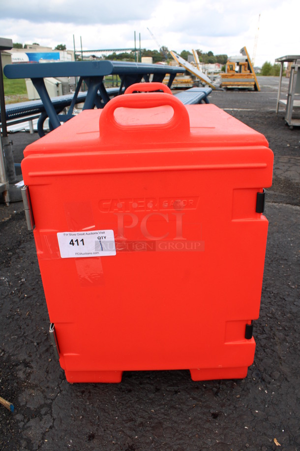 Cater Gator Model 215PANCAR5 Red Poly Insulated Food Carrying Box. 17x24.5x25.5