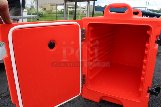 Cater Gator Model 215PANCAR5 Red Poly Insulated Food Carrying Box. 17x24.5x25.5 - Image 4 of 5