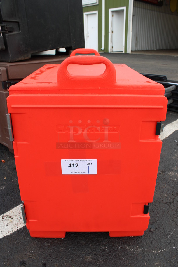 Cater Gator Model 215PANCAR5 Red Poly Insulated Food Carrying Box. 17x24.5x25.5