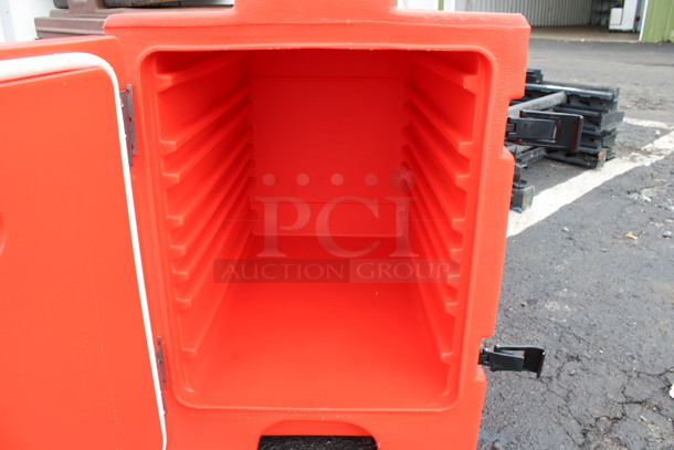 Cater Gator Model 215PANCAR5 Red Poly Insulated Food Carrying Box. 17x24.5x25.5 - Image 4 of 6