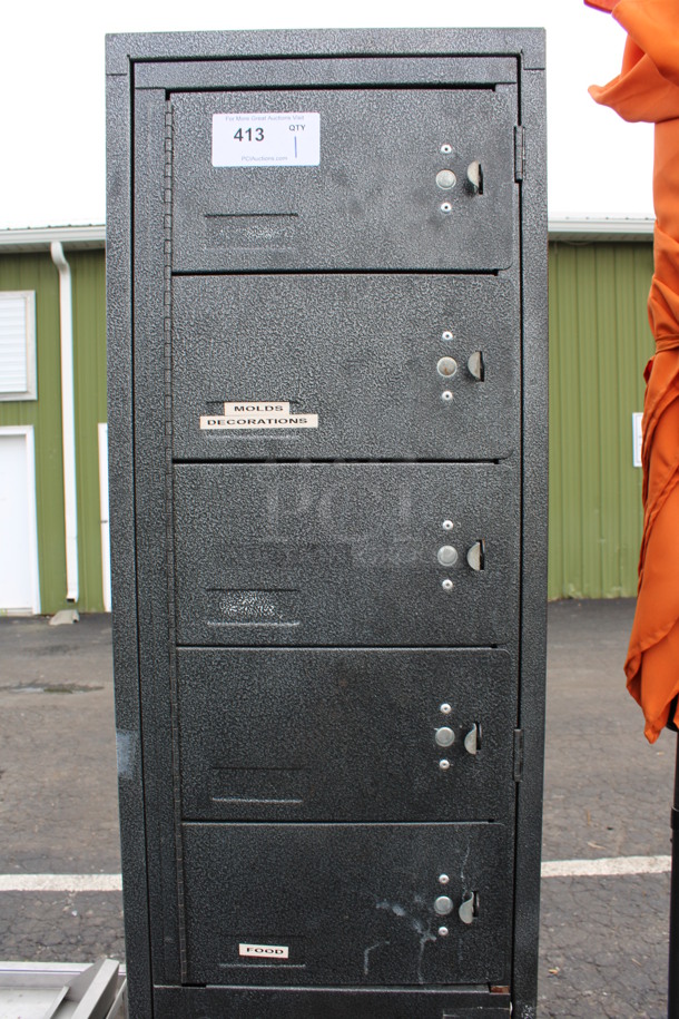 Black Metal 10 Cubby Locker. 16.5x16x77.5 - Image 5 of 5