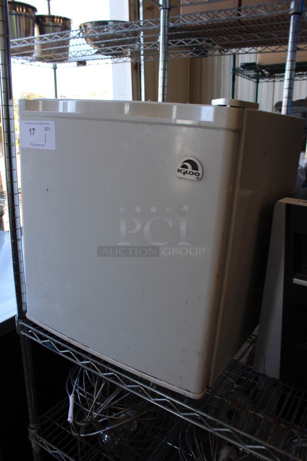 Igloo Model FMP110 Mini Cooler. 115 Volts, 1 Phase. 17.5x18x19.5. Tested and Working! - Image 2 of 6