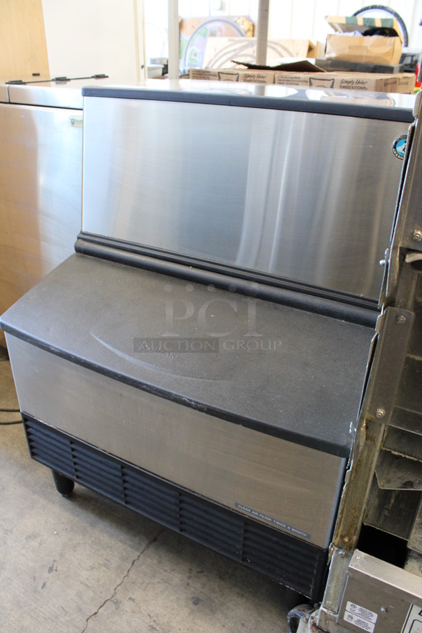 Hoshizaki Stainless Steel Commercial Ice Machine Head on Bin. 115 Volts, 1 Phase. 30.5x28.5x39 - Image 2 of 7