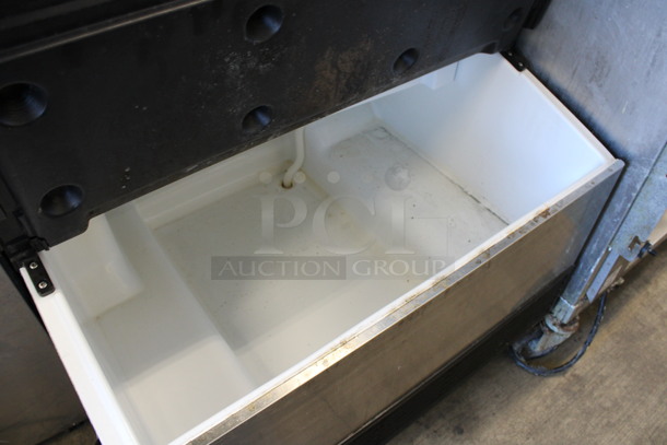 Hoshizaki Stainless Steel Commercial Ice Machine Head on Bin. 115 Volts, 1 Phase. 30.5x28.5x39 - Image 4 of 7