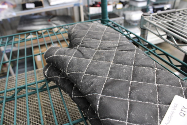 2 Oven Mitts. 6.5x15. 2 Times Your Bid! - Image 2 of 2