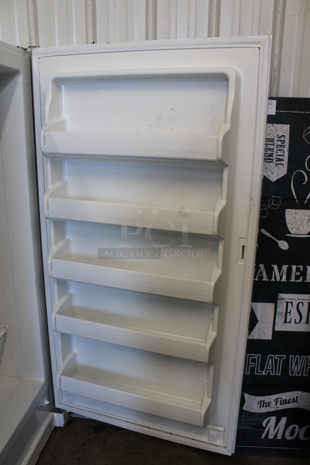 Frigidaire Model 253.22742411 Single Door Reach In Cooler. 115 Volts, 1 Phase. 34x31x67. Tested and Working! - Image 3 of 5