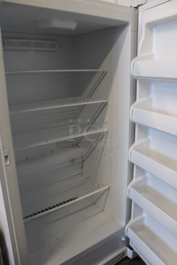 Frigidaire Model 253.22742411 Single Door Reach In Cooler. 115 Volts, 1 Phase. 34x31x67. Tested and Working! - Image 4 of 5
