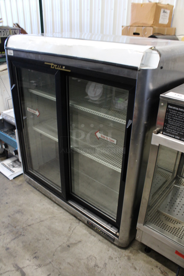 True Model GDM-09-S Stainless Steel Commercial 2 Door Cooler Merchandiser w/ Poly Coated Racks. 115 Volts, 1 Phase. 36x21x40. Tested and Working! - Image 2 of 6