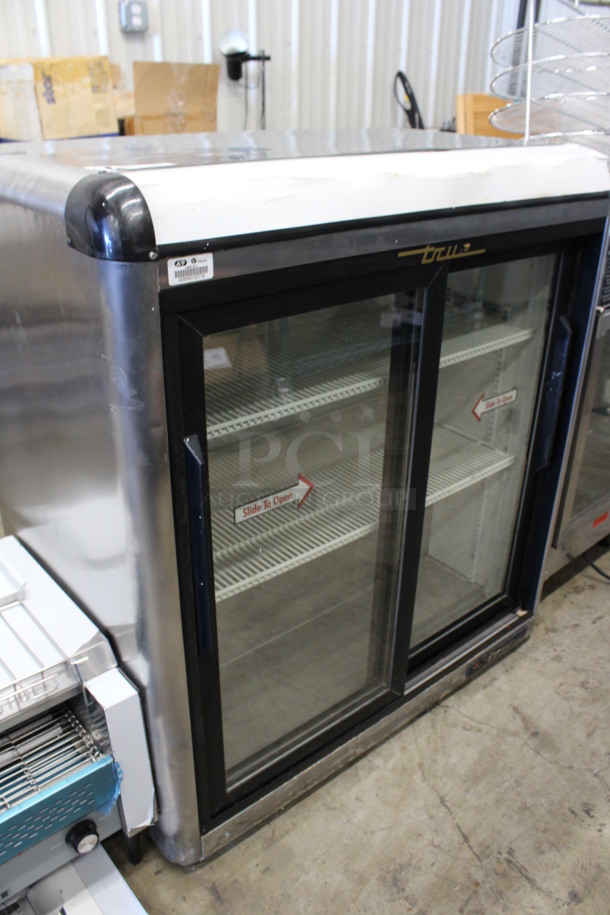 True Model GDM-09-S Stainless Steel Commercial 2 Door Cooler Merchandiser w/ Poly Coated Racks. 115 Volts, 1 Phase. 36x21x40. Tested and Working! - Image 3 of 6