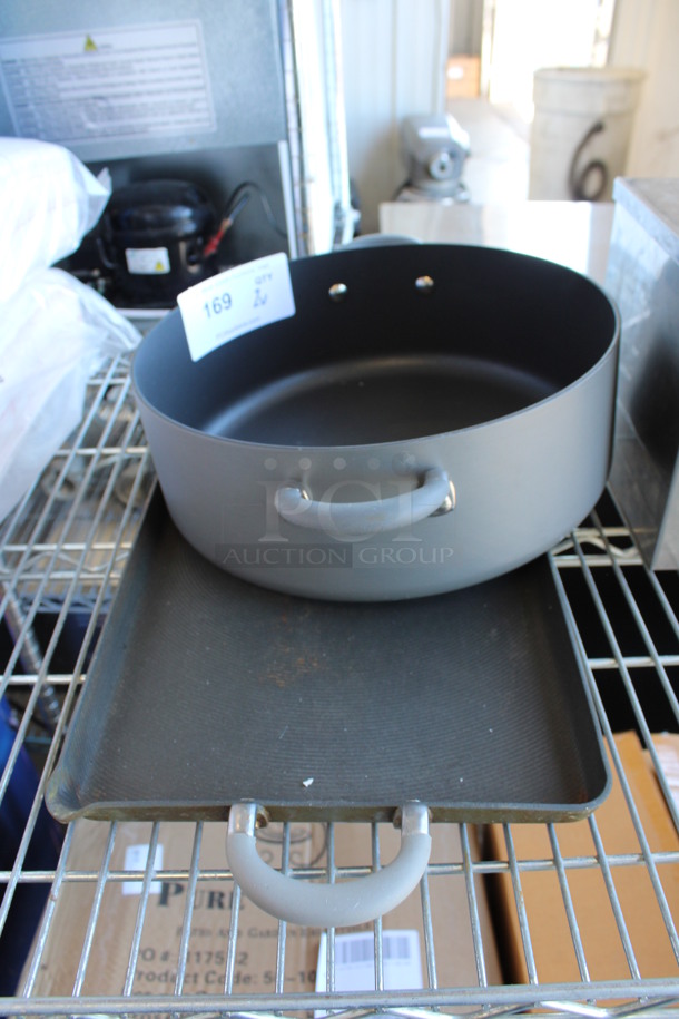 2 Various Metal Items; Stock Pot and Flat Pan. 16x12x4.5, 22.5x10x1.5. 2 Times Your Bid!