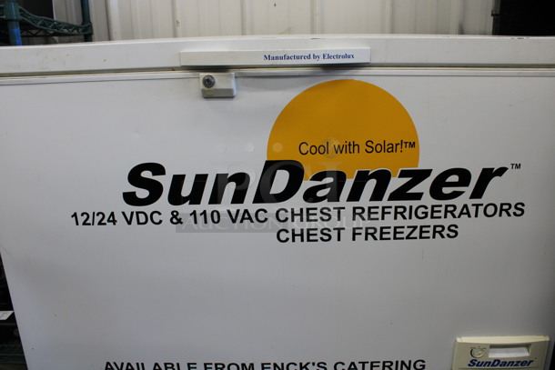 SunDanzer Model DCR 225 / C 225 Metal Commercial Chest Cooler. Can Be Powered By Car Battery, Solar or Voltage. Comes w/ Metal Case and Cover. 47x26x32, 49x30x43. Tested and Working! - Image 2 of 12