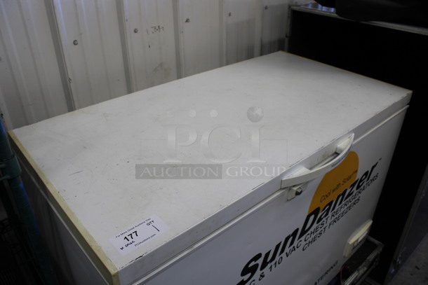 SunDanzer Model DCR 225 / C 225 Metal Commercial Chest Cooler. Can Be Powered By Car Battery, Solar or Voltage. Comes w/ Metal Case and Cover. 47x26x32, 49x30x43. Tested and Working! - Image 4 of 12