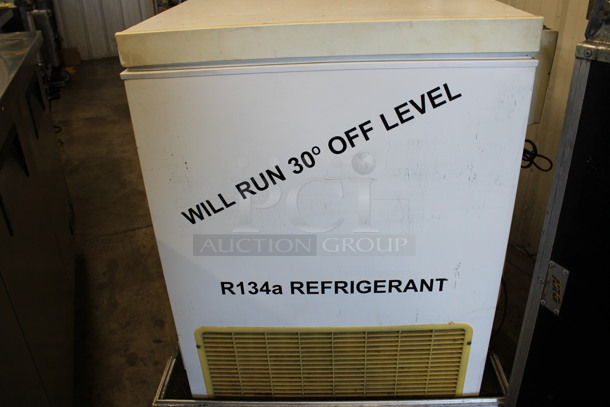 SunDanzer Model DCR 225 / C 225 Metal Commercial Chest Cooler. Can Be Powered By Car Battery, Solar or Voltage. Comes w/ Metal Case and Cover. 47x26x32, 49x30x43. Tested and Working! - Image 8 of 12