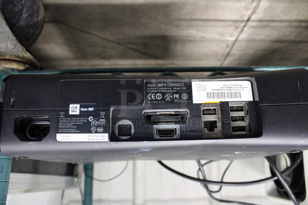 Xbox Model 1439 360 S Console. 11x10.5x3 - Image 3 of 3