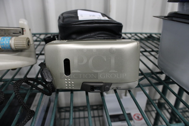 Olympus Stylus Zoom 140 Camera in Case. 5x2x2.5 - Image 3 of 3