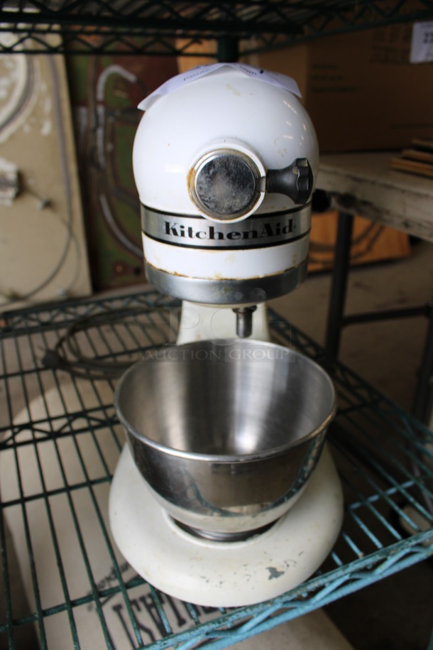 KitchenAid Model K45 White Metal Countertop 4.5 Quart Planetary Mixer w/ Metal Bowl. 115 Volts, 1 Phase. 7x14x14. Tested and Working! - Image 2 of 7