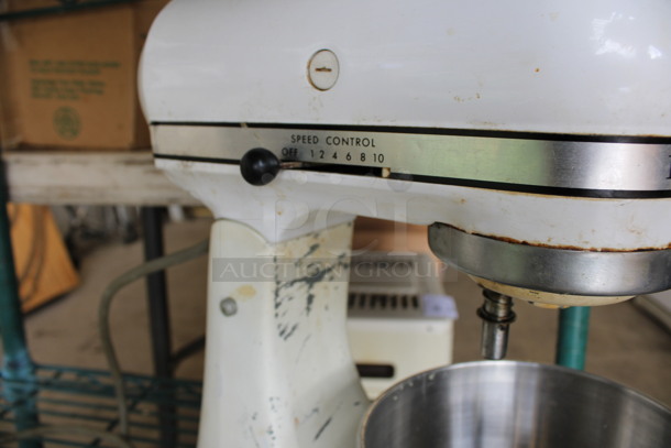 KitchenAid Model K45 White Metal Countertop 4.5 Quart Planetary Mixer w/ Metal Bowl. 115 Volts, 1 Phase. 7x14x14. Tested and Working! - Image 5 of 7