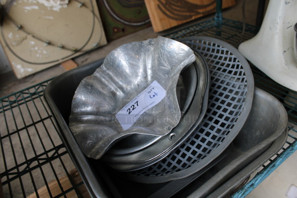 ALL ONE MONEY! Lot of Various Metal Baking Pans! - Image 2 of 4