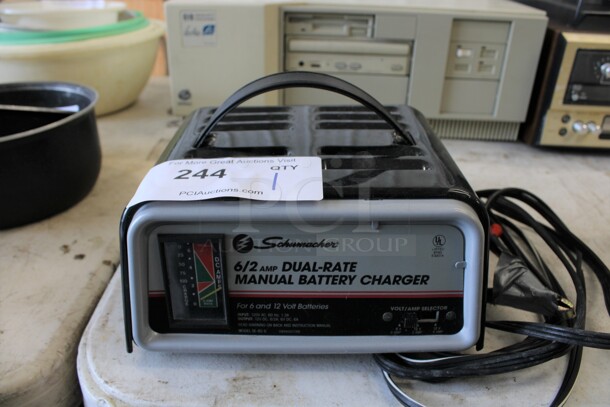 Sohumacher 6/2 AMP Dual Rate Manual Battery Charger. 8x7x4.5