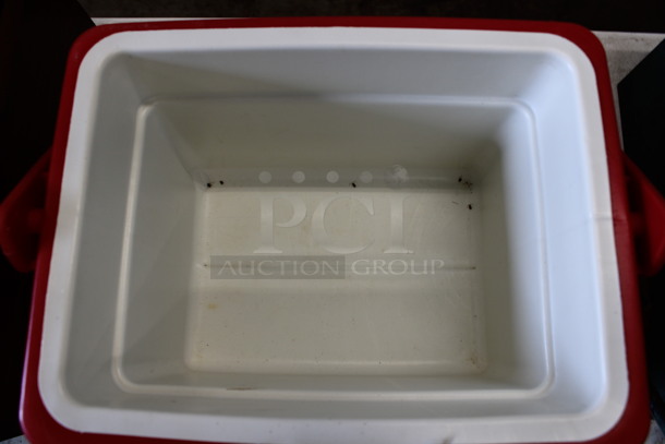 Igloo 6 Red and White Poly Portable Cooler. 11x9x9 - Image 4 of 4