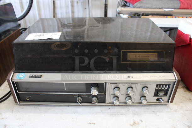Sanyo Model GXT 4830 Countertop 4 Channel Stero System Record Player. 20x13x9