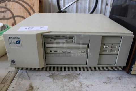 Hewlett Packard HP Vecha XU 5/133C Unit. 17.5x16x6.5