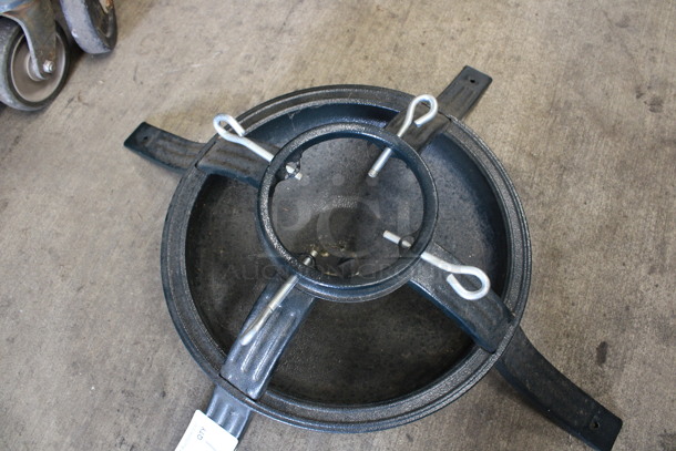 Metal Tree Stand. 20x20x8 - Image 3 of 3