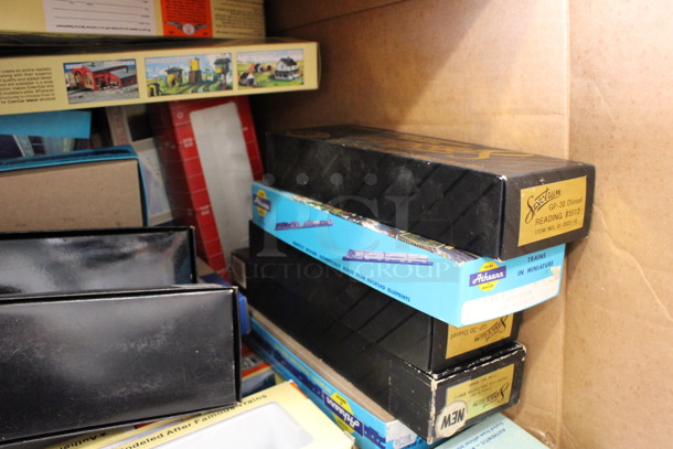 ALL ONE MONEY! Lot of Model Train Car Boxes! Boxes are Believed To Be Empty - Image 3 of 5