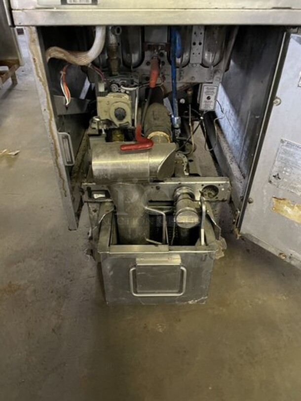 Pitco Soltice Natural Gas Powered Deep Fat Fryer! With Oil Filter System! Model 1B-SG14 Serial G05LA039687! On Casters!   - Image 4 of 9