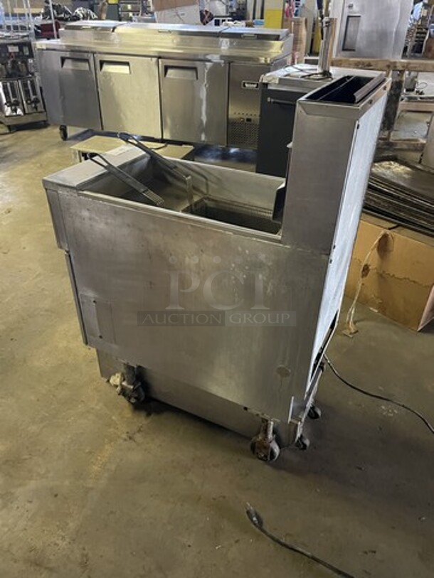Pitco Soltice Natural Gas Powered Deep Fat Fryer! With Oil Filter System! Model 1B-SG14 Serial G05LA039687! On Casters!   - Image 8 of 9