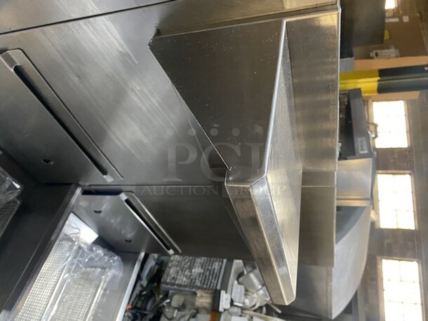 WOW! Southbend Natural Gas Powered PRO SERIES Dual Bay 4 Burner Deep Fat Fryer! With Dump Station! High Recovery! With New Baskets! All S.S.! On Commercial Casters!  - Image 11 of 12