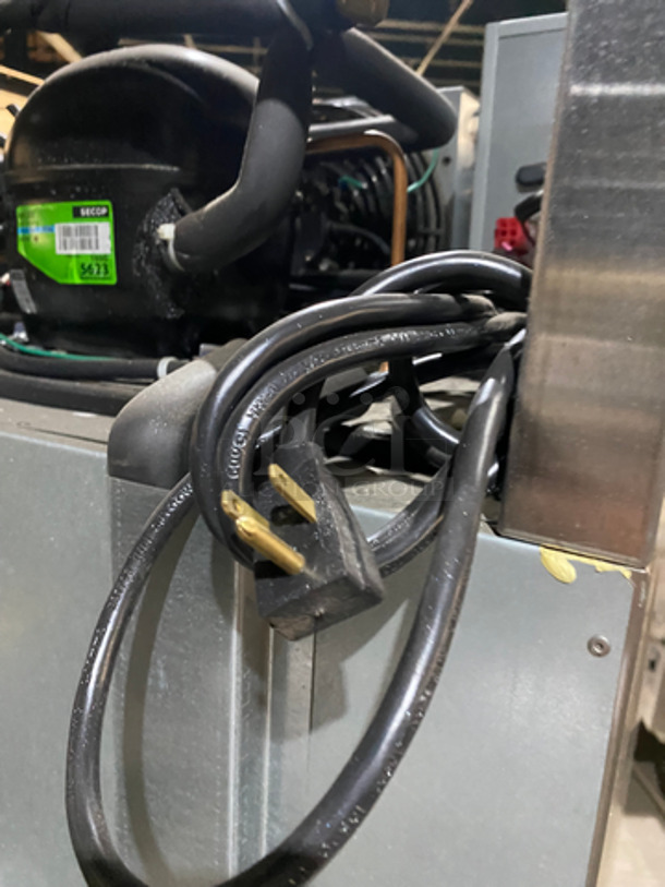 Hoshizaki Commercial Single Door Reach In Cooler Merchandiser! All Stainless Steel! With 3 Poly Coated Racks! On Casters! Model CR1S-FGECR - Image 9 of 9