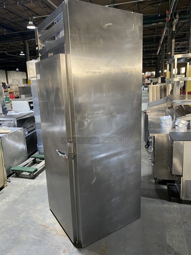 Traulsen One Door Refrigerated Roll In Rack Dough Retarder! All S.S.! Model RRI132HRIFHS Serial T261380C96! 115V 1 Phase!  - Image 2 of 9