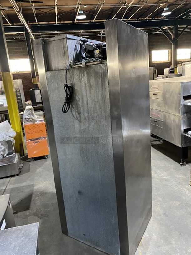 Traulsen One Door Refrigerated Roll In Rack Dough Retarder! All S.S.! Model RRI132HRIFHS Serial T261380C96! 115V 1 Phase!  - Image 3 of 9