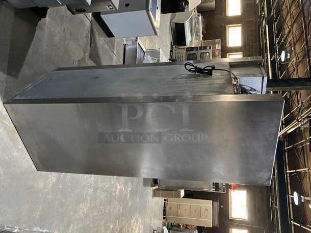 Traulsen One Door Refrigerated Roll In Rack Dough Retarder! All S.S.! Model RRI132HRIFHS Serial T261380C96! 115V 1 Phase!  - Image 4 of 9