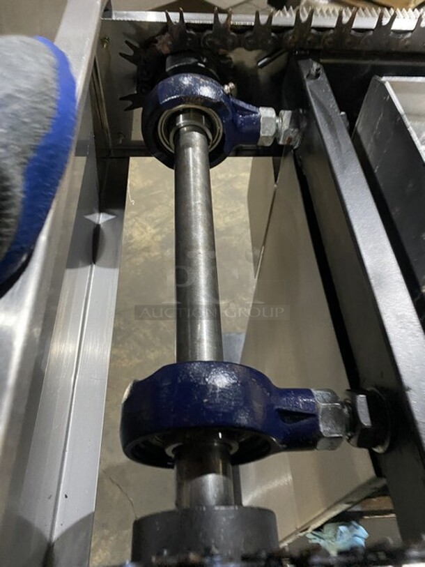 Amazing! RARE FIND! ROTOQUIP Natural Gas Powered SKEWER Style Char Broiler Grill! With Automated Hands Free Spinner! Model CON25X14 Serial 25X14110V0001A! On Casters!  - Image 6 of 12