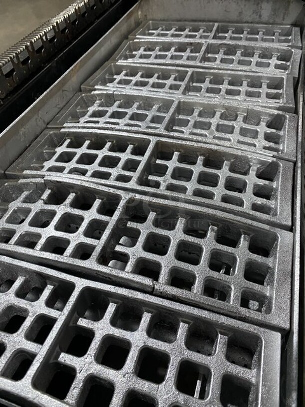 Amazing! RARE FIND! ROTOQUIP Natural Gas Powered SKEWER Style Char Broiler Grill! With Automated Hands Free Spinner! Model CON25X14 Serial 25X14110V0001A! On Casters!  - Image 7 of 12