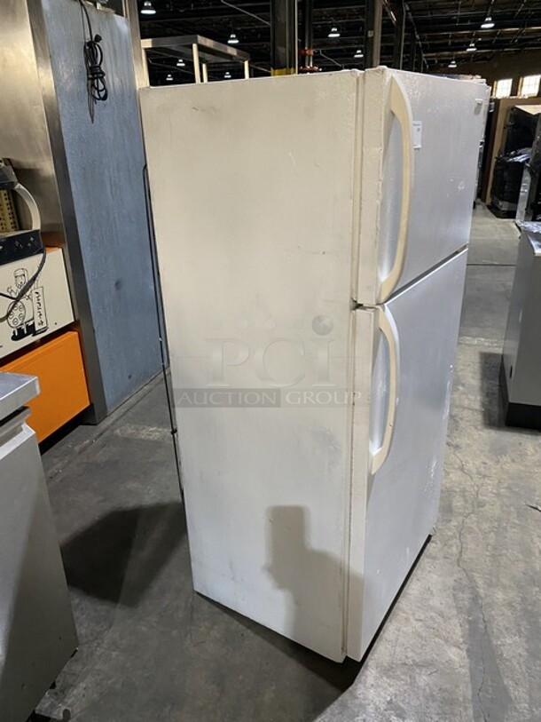 WCI Refrigerator/Freezer Combo! Model MRT13CREWO Serial BA64316391! 115V 1 Phase!  - Image 4 of 8