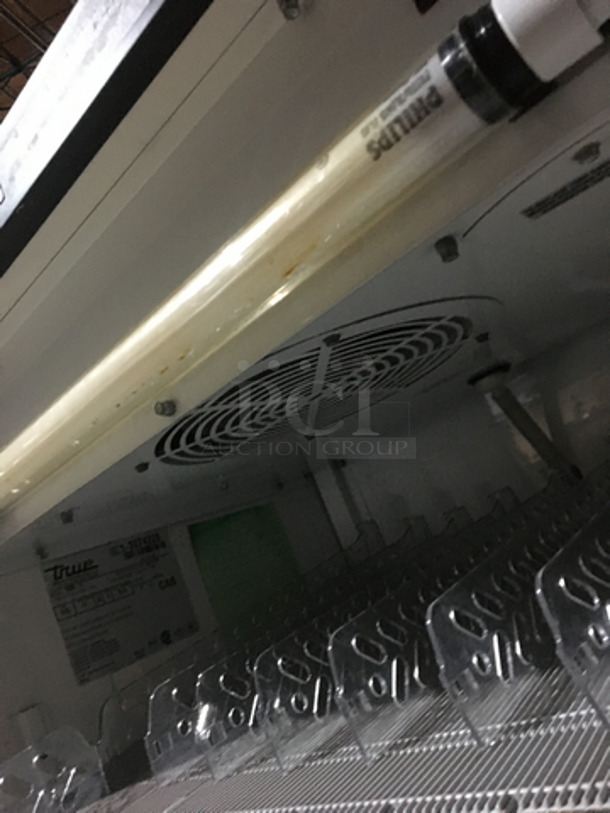 True One Glass Door Reach In Cooler Merchandiser! Model GDM12 Serial 13074228! 115V 1 Phase! With Poly Coated Racks!  - Image 6 of 8