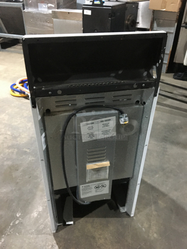 Summit Electric Powered 4 Burner Range! With Oven!   - Image 3 of 10