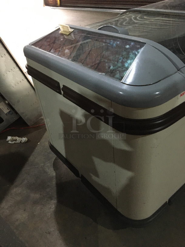 AHT Malta Commercial Freezer/Cooler!
With Glass Lid Top & Interior Lighting! 120 Volts 1 Phase! - Image 2 of 7