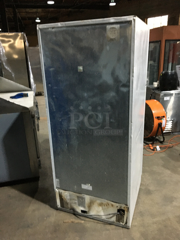 Electrolux White Home Refrigerator With Top Freezer! 115 Volts ! - Image 3 of 9