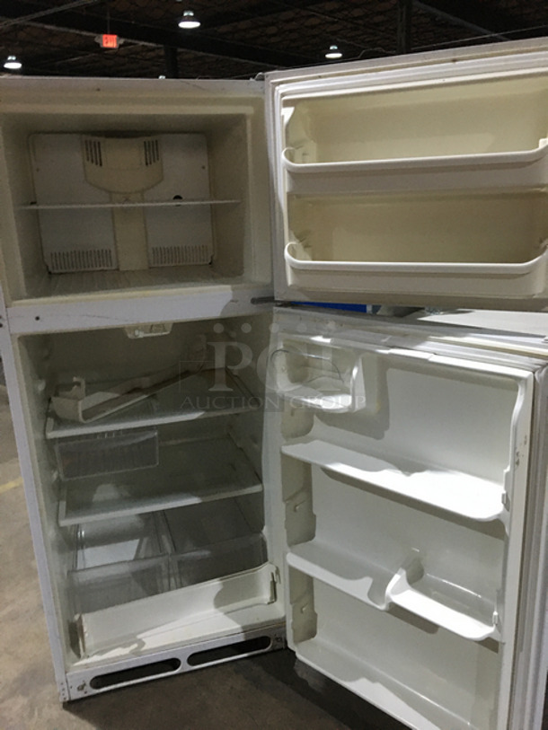 Electrolux White Home Refrigerator With Top Freezer! 115 Volts ! - Image 5 of 9
