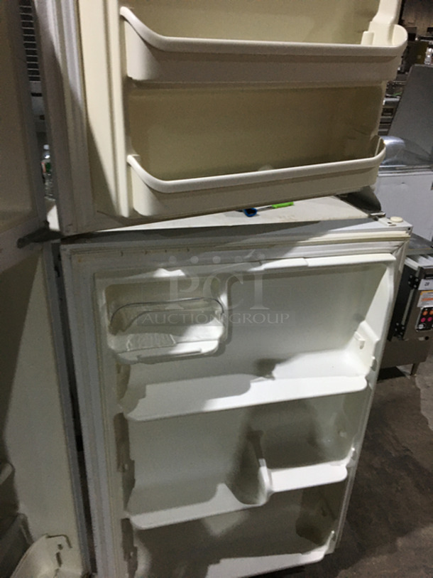 Electrolux White Home Refrigerator With Top Freezer! 115 Volts ! - Image 8 of 9