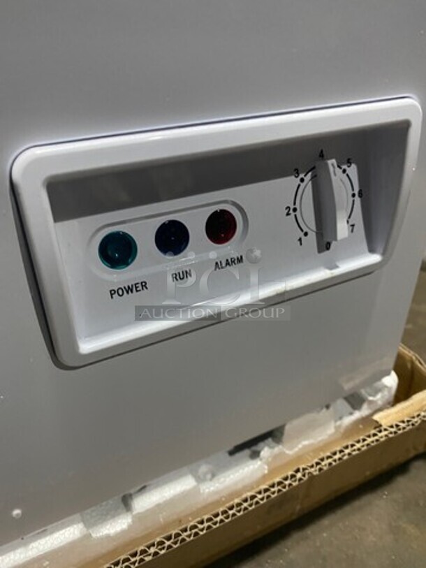 NEW IN THE BOX! Diamond Commercial Chest Freezer! With Manufacturer Warranty! Model DCF44! 115 Volts!  - Image 10 of 12